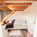 Secluded Authentic With Terrace - With Terrace *