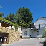 Secluded Authentic With Terrace - With Terrace Lägenhet