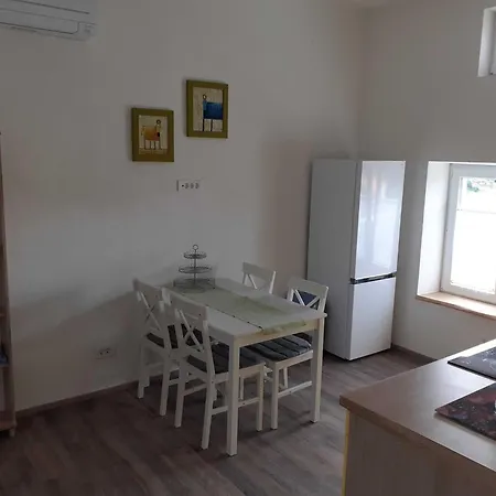 Secluded Authentic With Terrace - With Terrace Апартаменты *