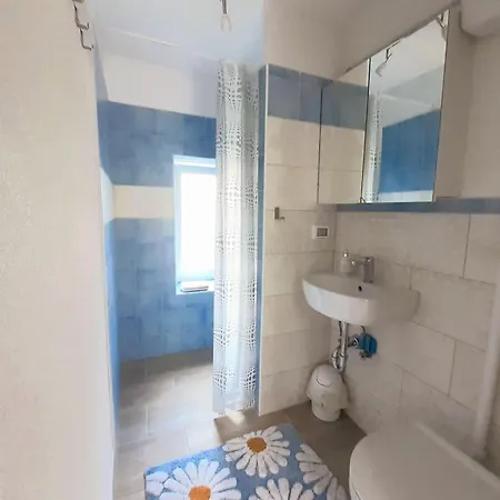 Secluded Authentic With Terrace - With Terrace Apartma