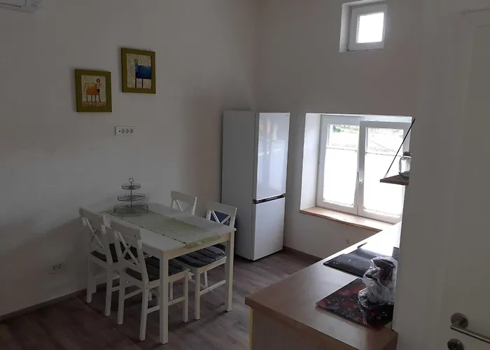 Secluded Authentic With Terrace - With Terrace Apartamento *