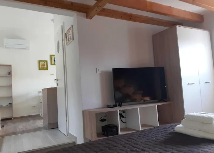 Appartement Secluded Authentic With Terrace - With Terrace