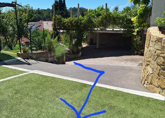 Secluded Authentic With Terrace - With Terrace *